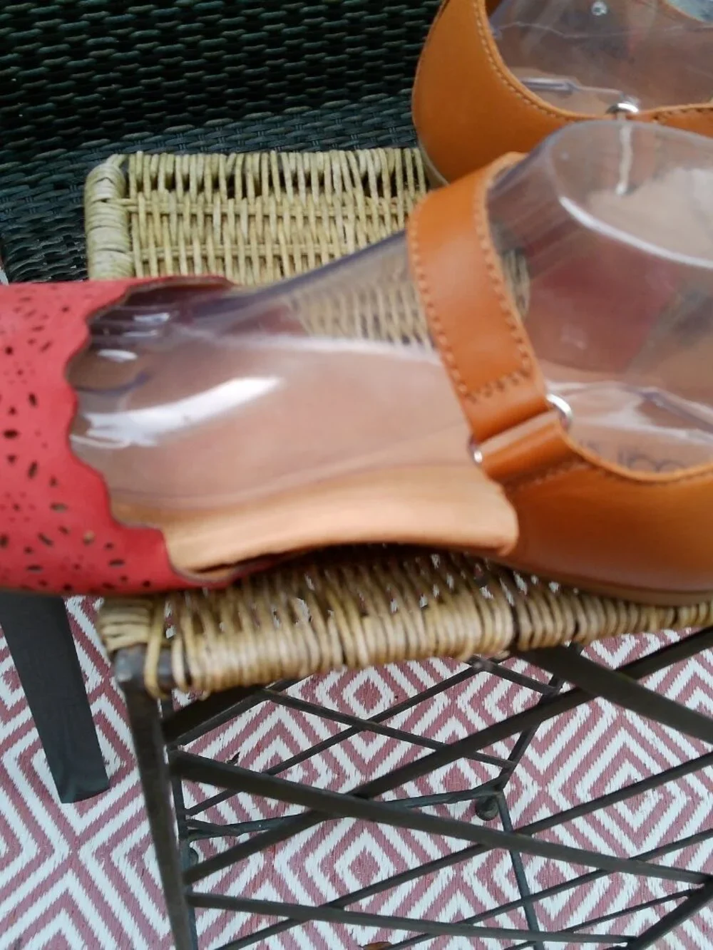 EARTH SHOES BROWN AND LIGHT RED SIZE  8.5 GOOD CONDITION - Picture 3 of 5